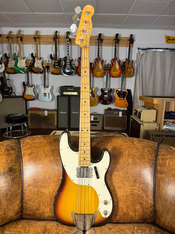 Fender Telecaster Bass with Maple Fretboard