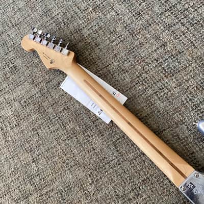 Fender Player Stratocaster with Pau Ferro Fretboard 2018 - Present - Silver image 5