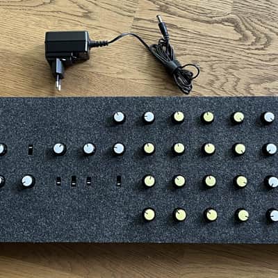 Behringer MonoPoly Desktop (no Keys) + Dust Cover image 3