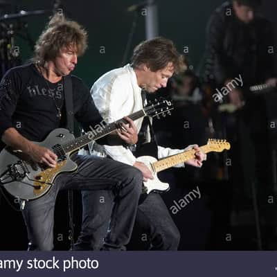 Duesenberg Starplayer gold owned signed and played by Richie Sambora image 9