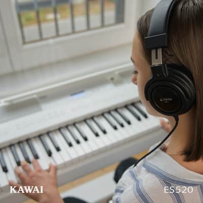 Kawai ES520 88-Key Digital Piano with Responsive Hammer Compact II Action and Built-in Bluetooth MIDI, Snow White image 4