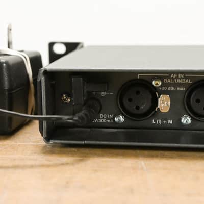 Sennheiser SR 300 IEM G2 Wireless In-Ear Monitor Transmitter 518-554 MHz CG0132Q image 8