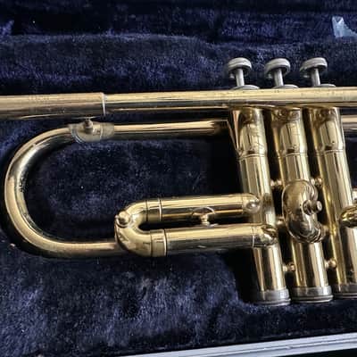 Conn 16B Trumpet – Vintage 1978 – w/ Case, 2 Mouthpieces & Accessories image 5
