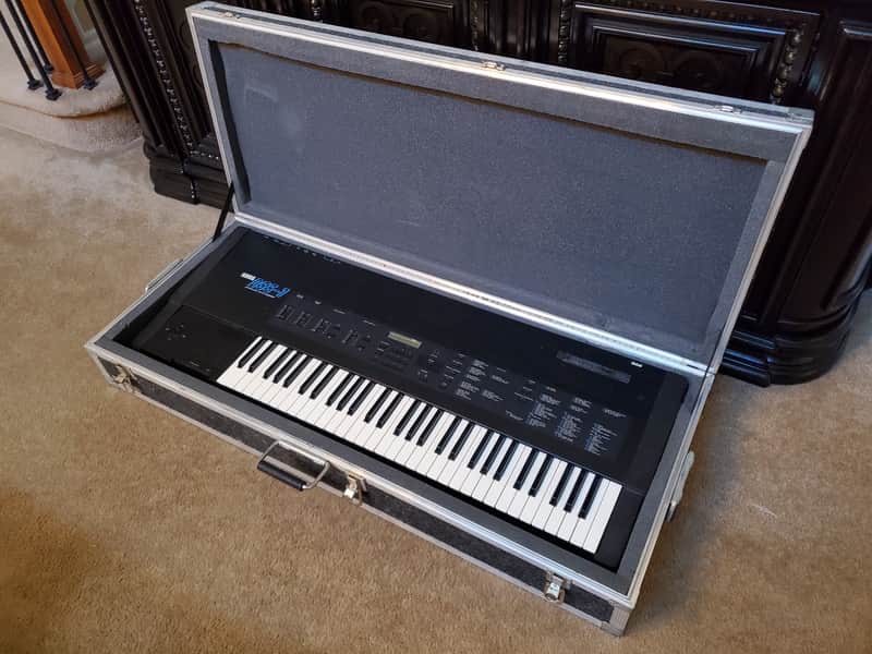 CUSTOM BUILT KEYBOARD/SYNTHESIZER TRAVEL CARRYING HARD CASE/BAG image 1