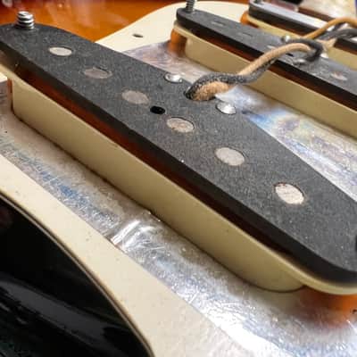 Fender American Standard Stratocaster with Maple Fretboard 1998 - 2000 - 3-Color Sunburst image 19