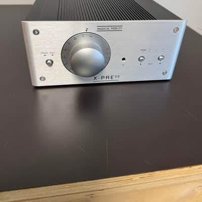 Musical Fidelity X-Pre V3 (Preowned) Excellent Condition comes with remote image 1