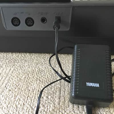 Yamaha PSR-300 Electronic Keyboard image 4