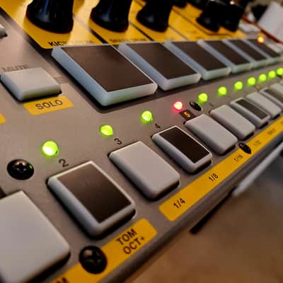 MUST SEE!!! AKAI TOM CAT ANALOG DRUM MACHINCE SEQUENCER IN AMAZING CONDITION! image 5