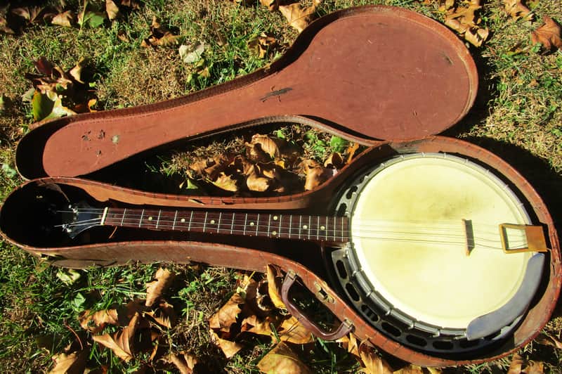 Gibson TB-00 Tenor Banjo, Early 1950's, One Piece Flange, Brass Tone Ring, Hang Tags, Case image 1