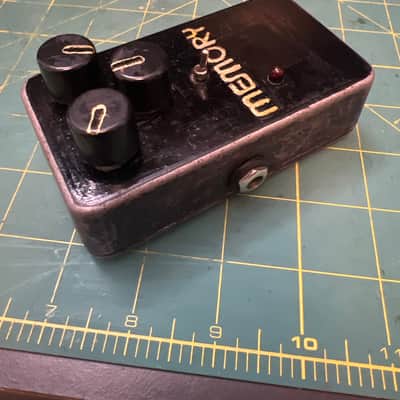 Electro-Harmonix Memory Toy Analog Echo / Chorus 2009 - Present - Black / White / Red image 2