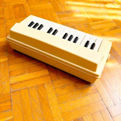 Tomiyama Tomy TS-14 (by Sun) Mini Portable Organ (Japan, 1950s)! Rare battery-powered electric toy organ! With original box and document! Super rare! image 8