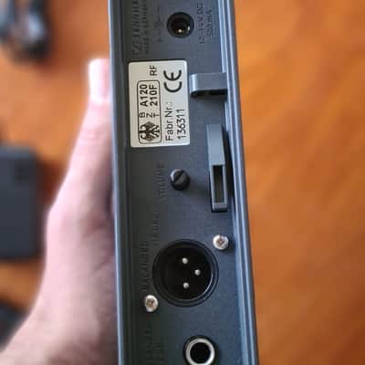 Sennheiser Sennheiser EM1031-U True Diversity Receiver + SK3063-U Hiden Plus Transmitter image 2