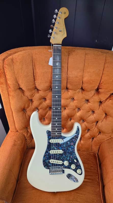 Fender Vintera '60s Stratocaster Modified with Pau Ferro Fretboard 2019 - 2023 - Olympic White image 1