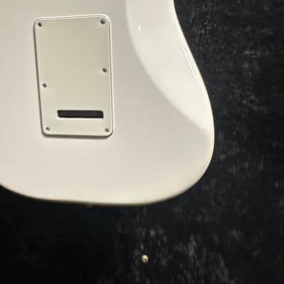 Fender Player Stratocaster Maple Fretboard 2018 Polar White MIM Electric Guitar image 13
