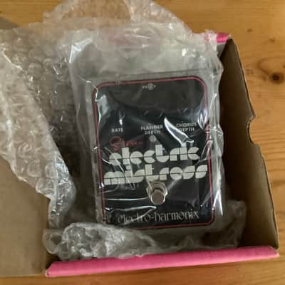 Electro-Harmonix Stereo Electric Mistress Flanger / Chorus 2007 - Present - Black / Pink image 2