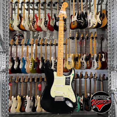 Fender Vintera Ii Limited Road Worn Stratocaster Black image 2