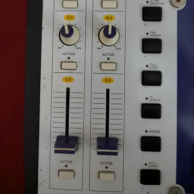 Akai MPC4000 Music Production Center image 3