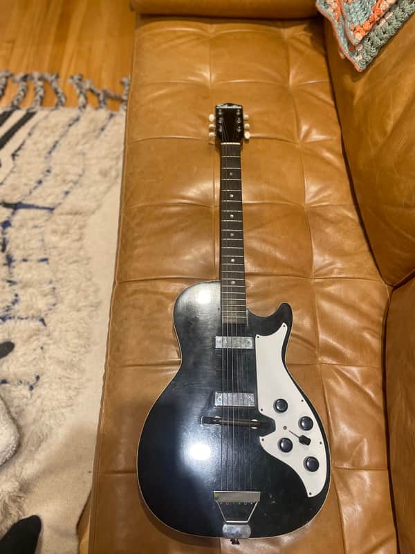Silvertone 1420 1959 - 1963 - Black all parts original image 1