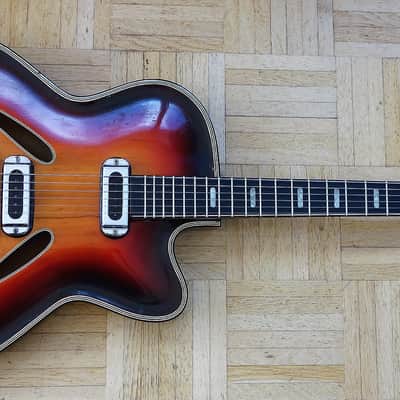 Musima Record 17 thinline hollow body guitar - East Germany image 2