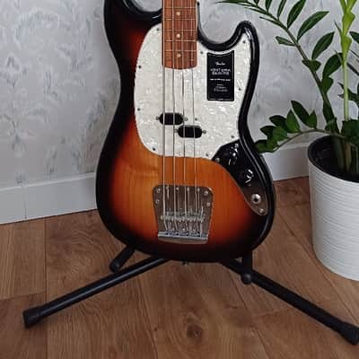 Fender Vintera '60s Mustang Bass 2021 75th anniversary 3-Color Sunburst image 1