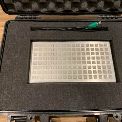 Monome 128 Grid with Pelican 1470 hard case image 4