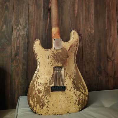 #202603 :: Baldman's Stratocaster set in Dirty Relic Olympic White over Metallic Wine Red : Vintage Aged image 12