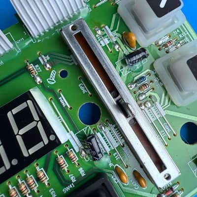NOVATION LAUNCHKEY 25 MK2 Part: Slider Fader Track Display PCB Circuit Board image 6