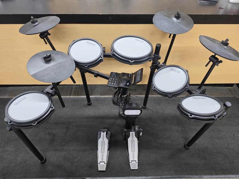 Simmons Titan 50 2000s - Black image 1