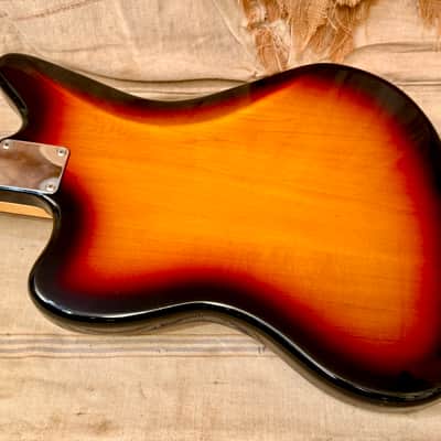 Fender Traditional 60's Jazzmaster 2023 - 3 Tone Sunburst image 15