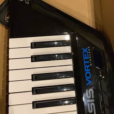 Alesis Vortex Wireless 2 Keyboard Controller 37 Key USB Keytar image 7