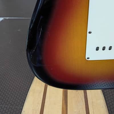 Fender Vintera II Road Worn '60s Stratocaster 2026 - 3 Color Sunburst Limted edition 7.1 pounds image 5