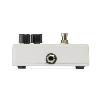 Electro-Harmonix Flatiron Fuzz Effects Pedal image 3