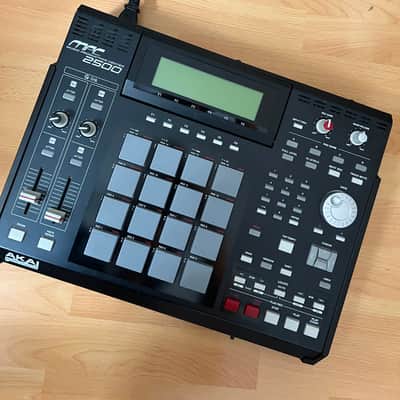 Akai MPC2500 Music Production Center 2005 - 2013 - Black image 7