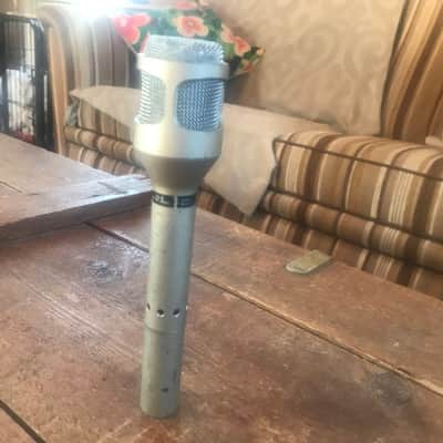 Shure SM53 perhaps the FATTEST Shure around? image 1