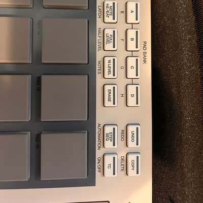 Akai MPC Live II Standalone Sampler / Sequencer Retro Edition 2020 - Present - Grey image 11