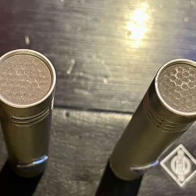 Pair of Neumann Vintage KM 84 Small Diaphragm Cardioid Condenser Microphone Stereo Pair with very close serials! Silver Nickle image 6