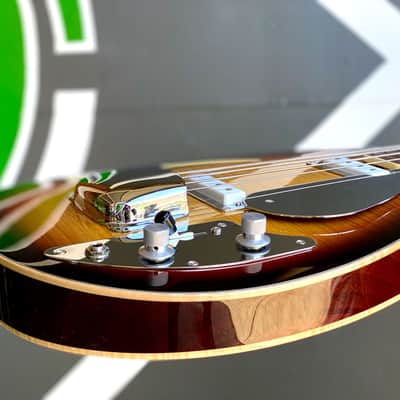 Limited Edition VOX Teardrop Bass - Sunburst image 6