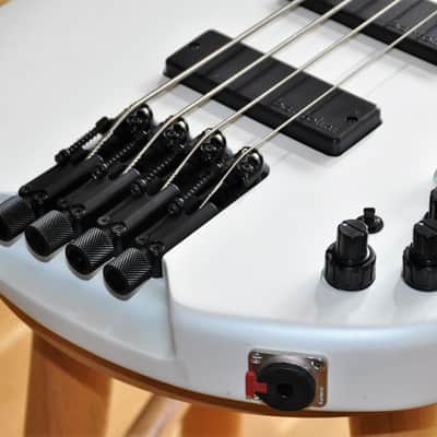 IBANEZ EHB1000 PWM Pearl White Matte / 4-String / EHB Ergonomic Headless Bass Series / EHB1000 PWM / I231008588 image 4