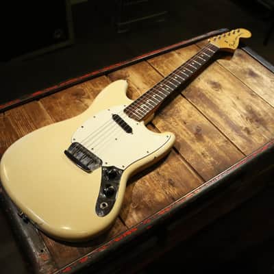 Fender Musicmaster with Rosewood Fretboard 1970 - 1979 - Olympic White image 2
