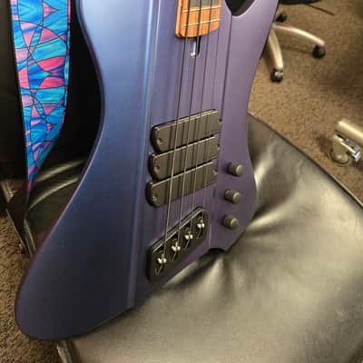 Dingwall D-Roc Standard - Blue to Purple Colorshift with Neck Illusion Black Vinyl Blocks image 3