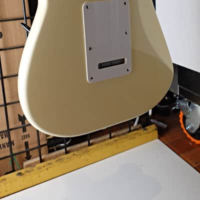 Squier II Standard Stratocaster with Maple Fretboard (Made in Korea) 1989 - 1992 - Frost White image 7