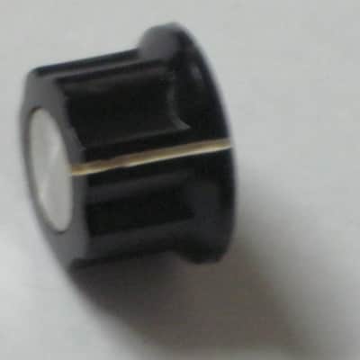 ONE used Toya B-1122 Vintage Boss Pedal Replacement KNOB, JAPAN, 1980s, fits split shaft pot - for OD1,DM2,PH1,CE2&more [NO pot/NO pedal(s)] black hard plastic, top side has silver colored reflector, 1 set screw, center under-side is brass color metal image 9