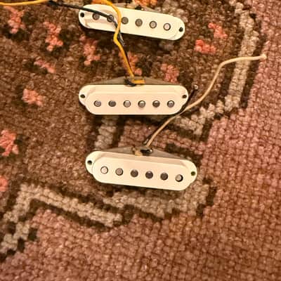 Custom 70's Era custom hand-wound stratocaster pickups (3) 2020s - White Covers image 3