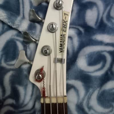Yamaha  Explorer EBX-1 1985 - White MIJ image 11
