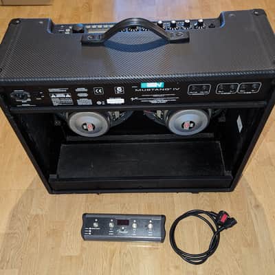 Fender Mustang GT 200 200-Watt 2x12" Stereo Modeling Guitar Combo 2017 - 2018 - Black image 2