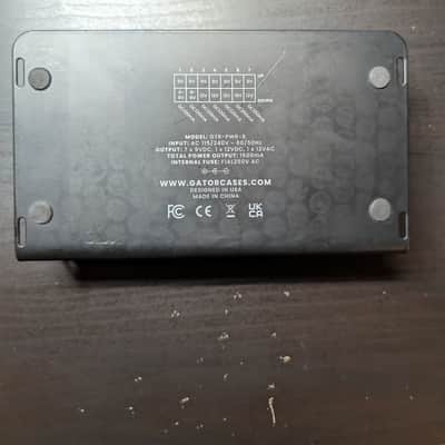 Gator GTR-PWR-8 Power Supply With 8 Isolated Outputs 2010s Black image 4