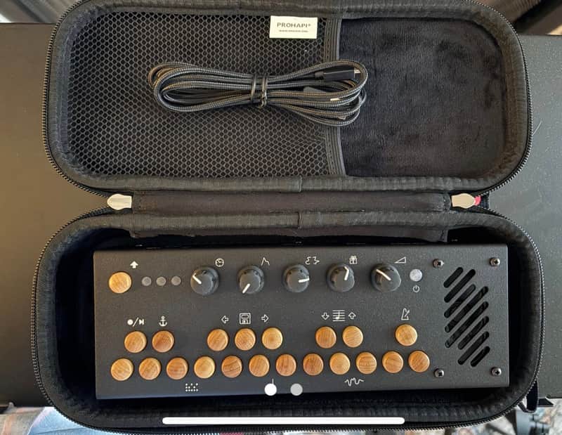 Critter & Guitari Pocket Piano 201 - Black image 1