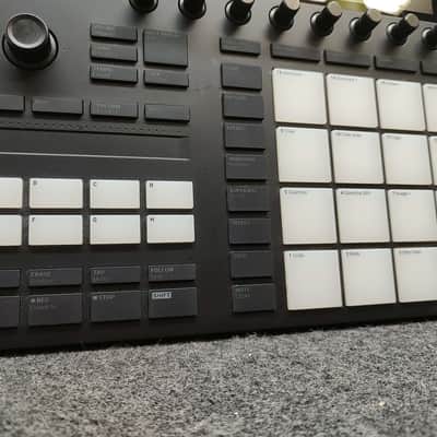 Native Instruments Maschine MKIII 2010s - Black image 2