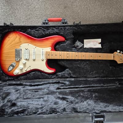 Fender Stratocaster AM HSS 2003 - Sunburst image 4
