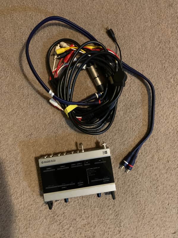 Native Instruments Audio 8 DJ with multicore cables! image 1